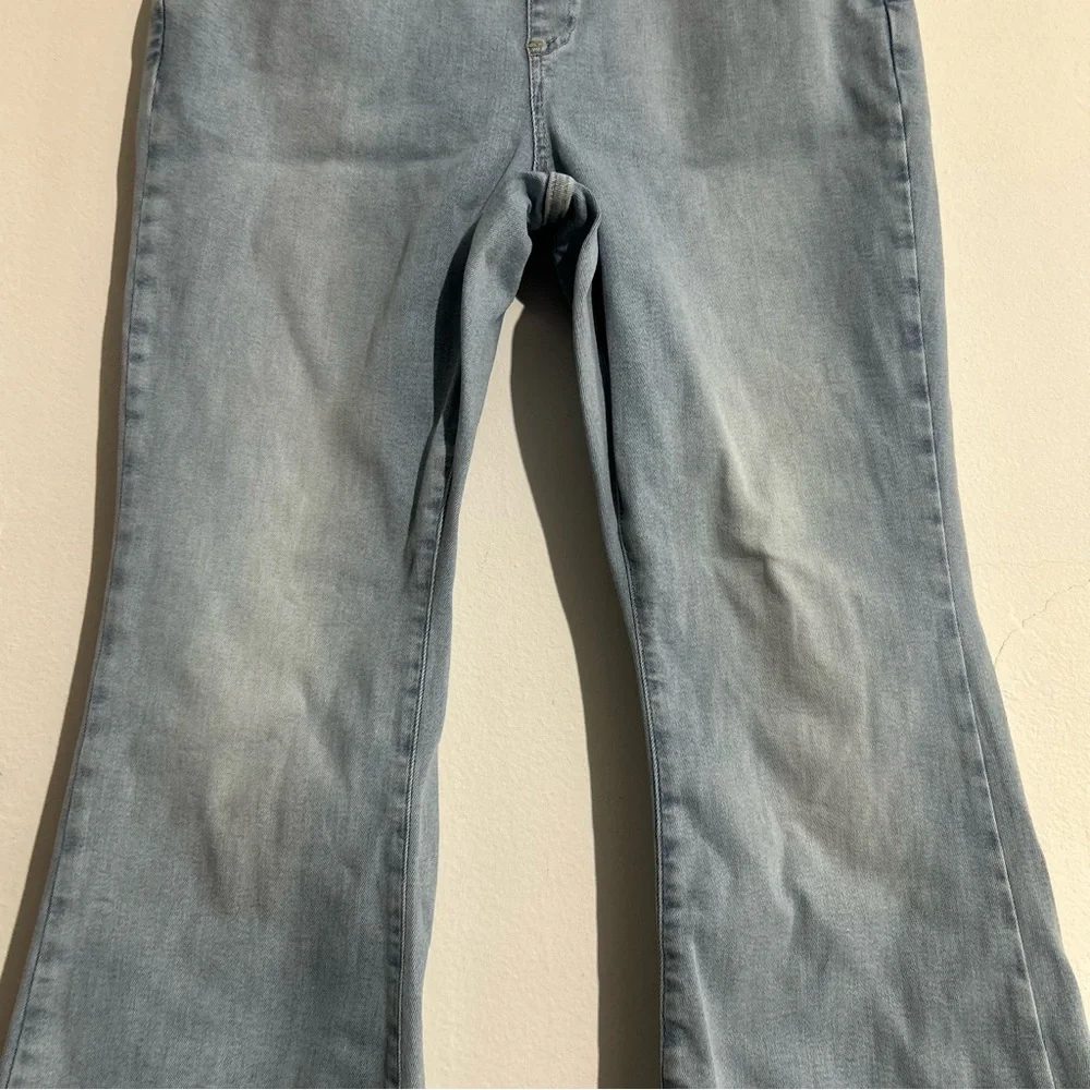 Free People CRVY Infinite Stretch Pull On Flare Jeans Light Wash Size XL